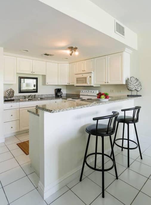 Beach Living At Island Pine Villas Blp جورج تاون المظهر الخارجي الصورة